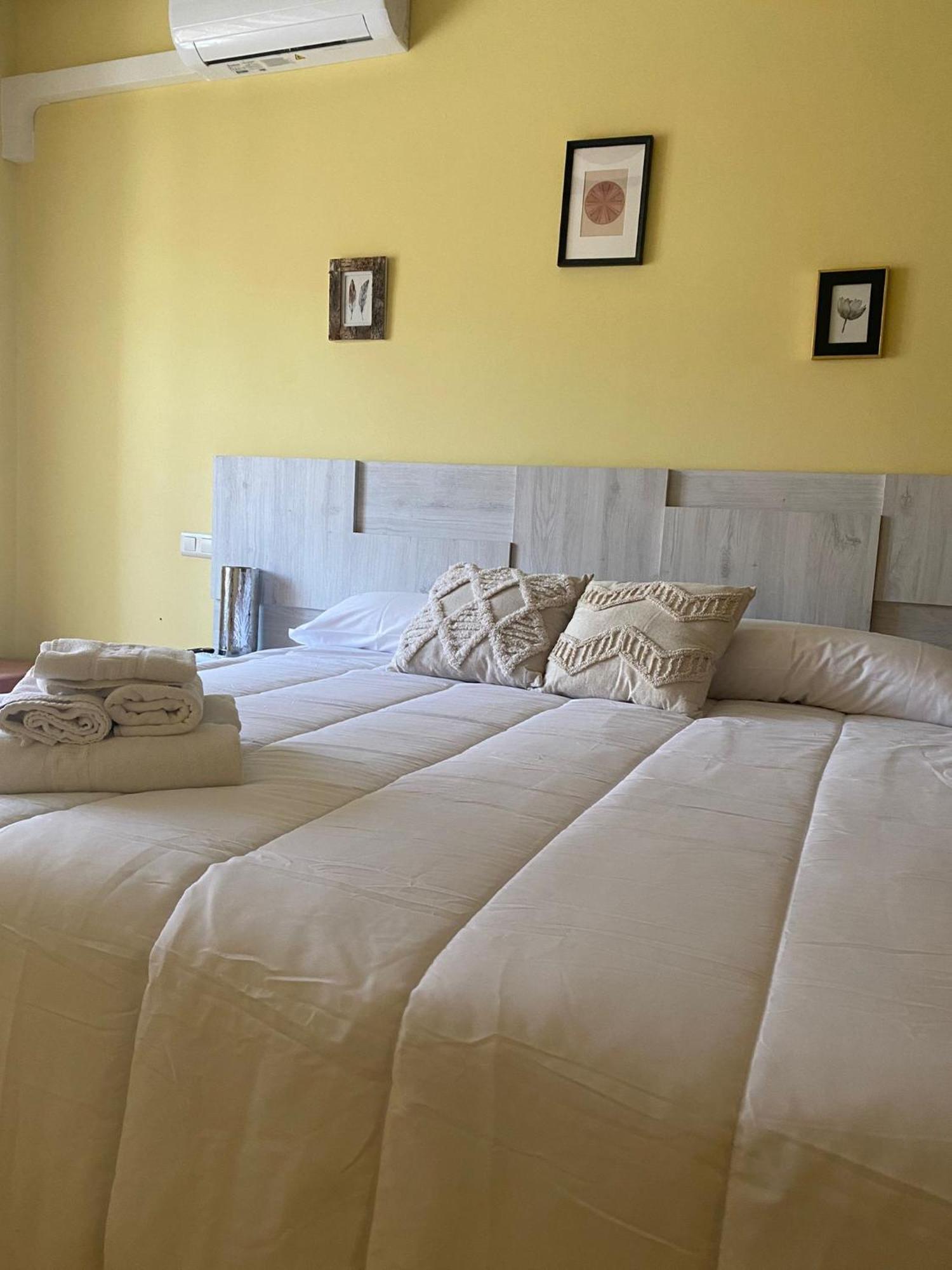 קינטנייה דה אונסימו Hotel Restaurante Agapio De Tresnino מראה חיצוני תמונה