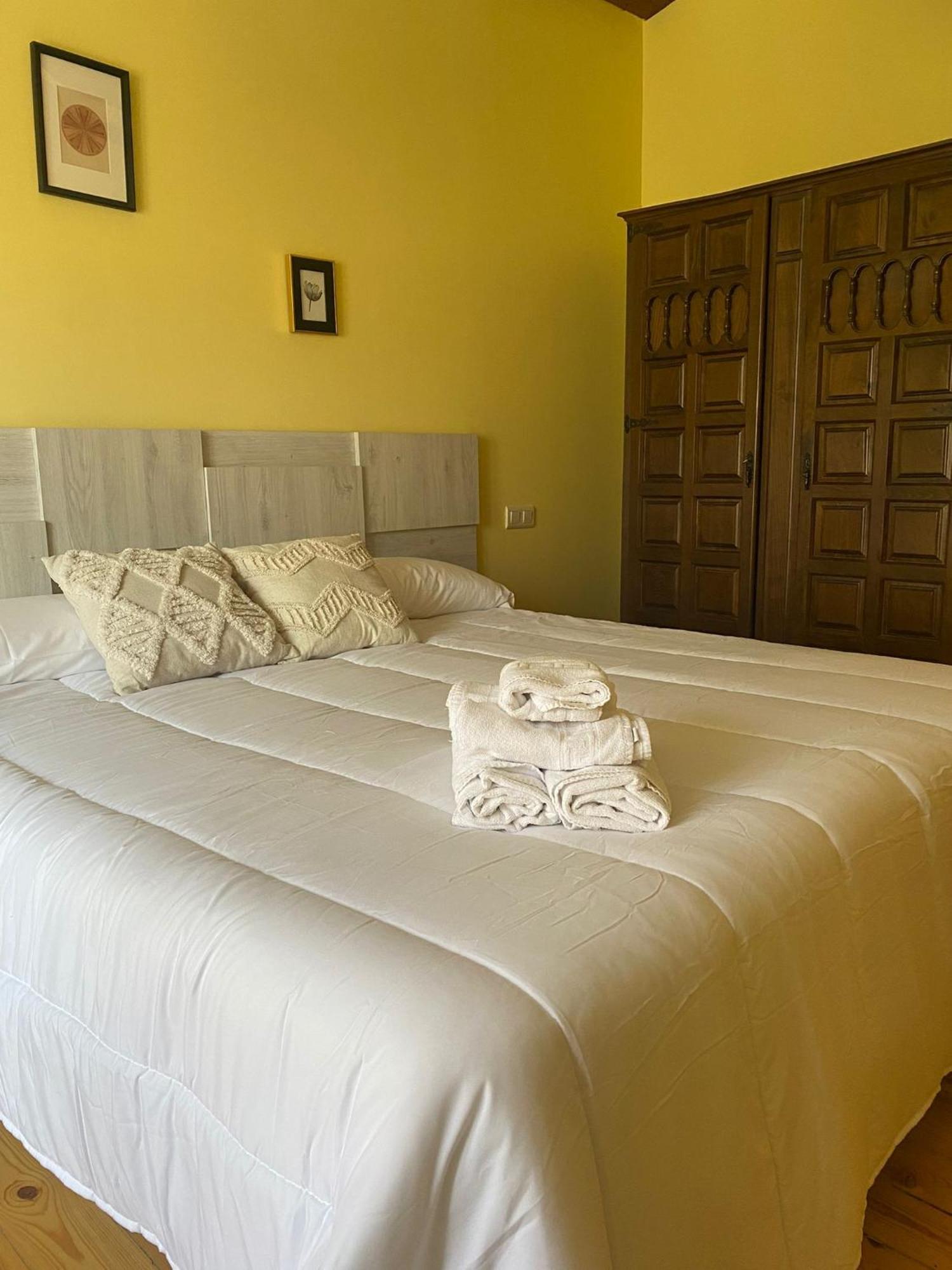 קינטנייה דה אונסימו Hotel Restaurante Agapio De Tresnino מראה חיצוני תמונה