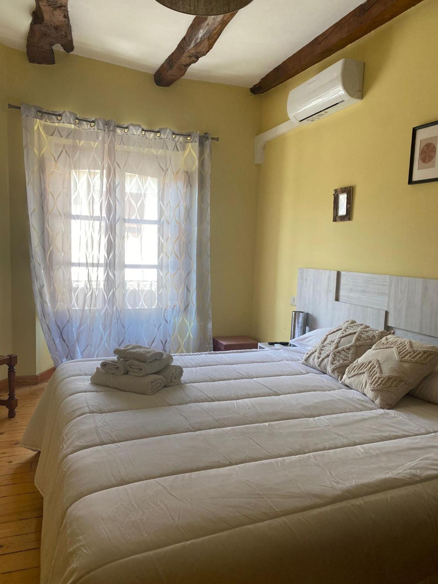 קינטנייה דה אונסימו Hotel Restaurante Agapio De Tresnino מראה חיצוני תמונה