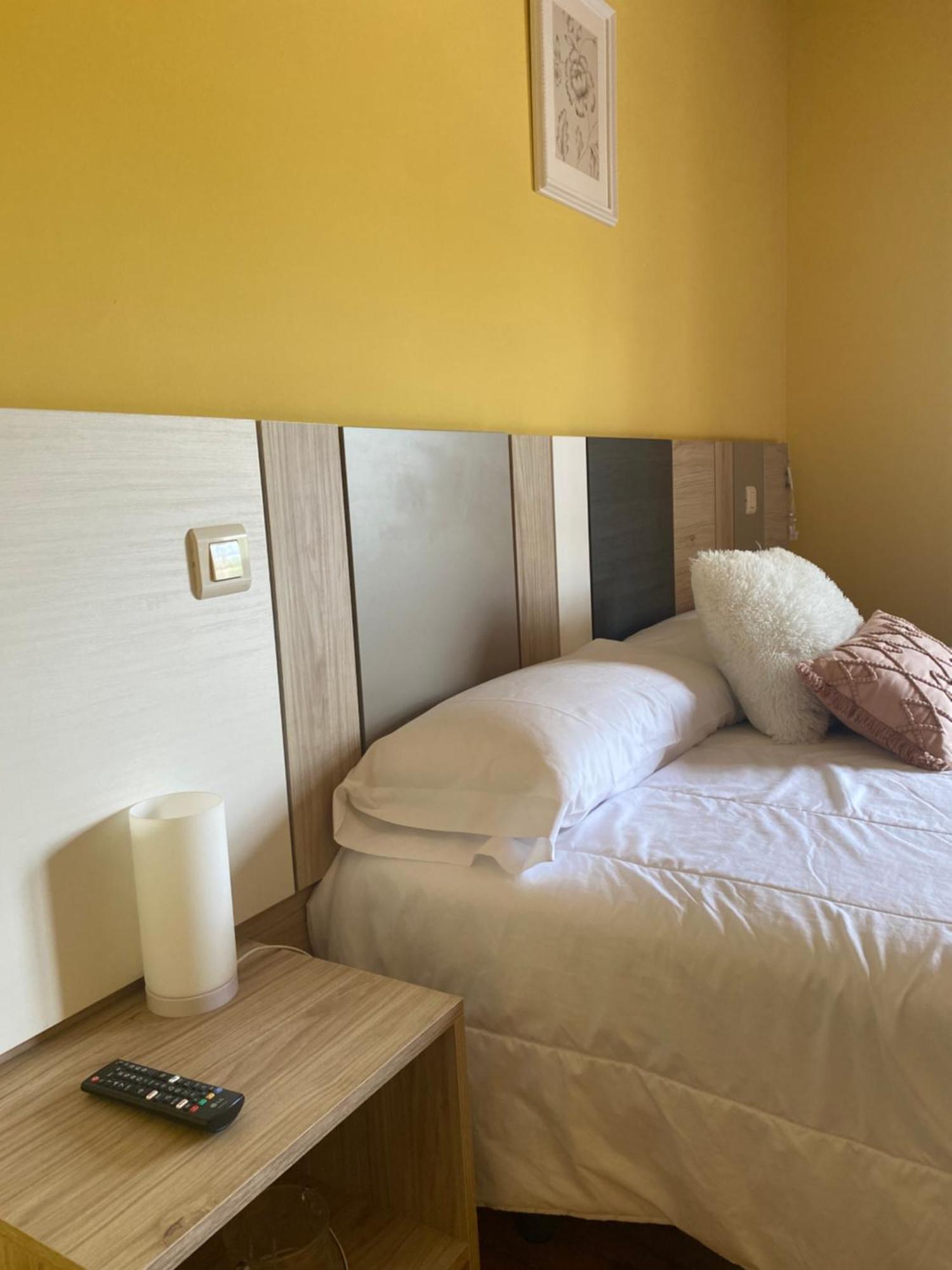 קינטנייה דה אונסימו Hotel Restaurante Agapio De Tresnino מראה חיצוני תמונה