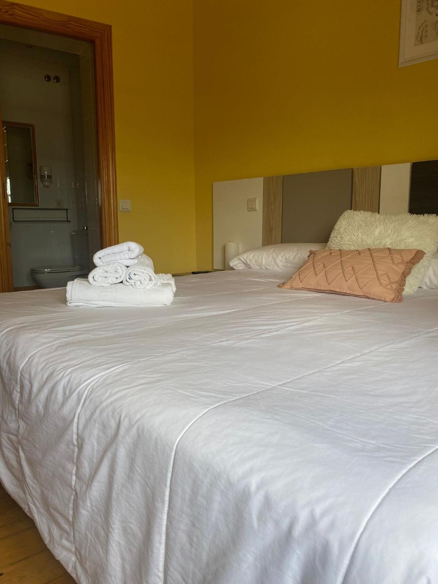 קינטנייה דה אונסימו Hotel Restaurante Agapio De Tresnino מראה חיצוני תמונה