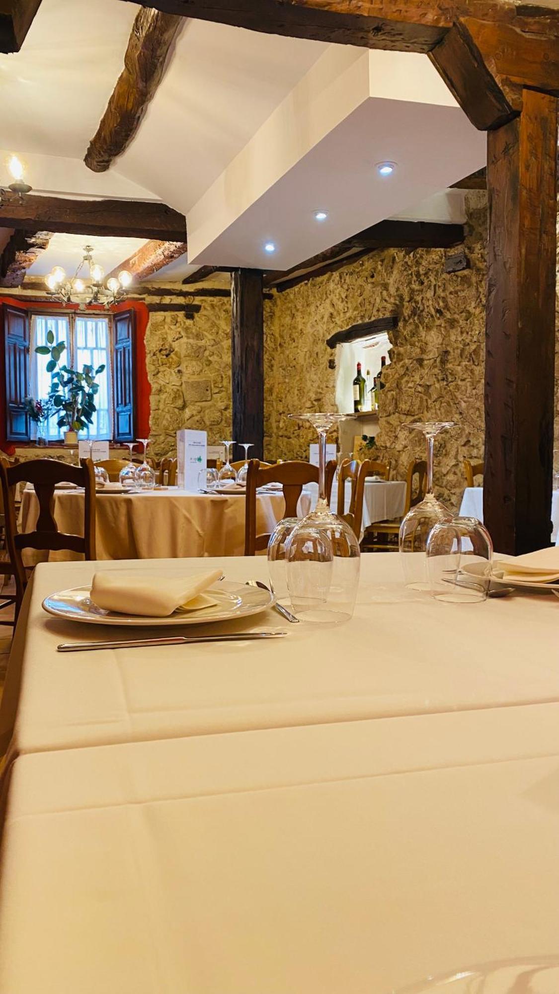 קינטנייה דה אונסימו Hotel Restaurante Agapio De Tresnino מראה חיצוני תמונה