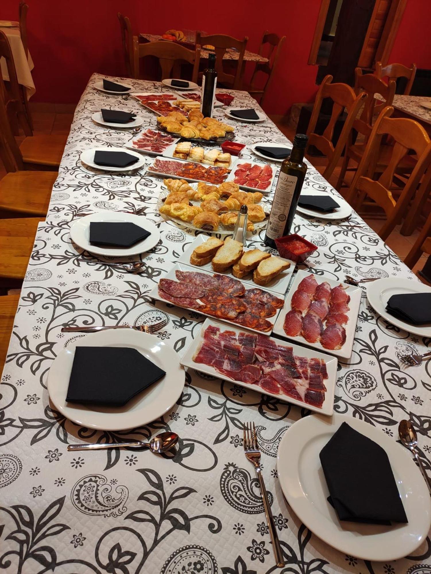 קינטנייה דה אונסימו Hotel Restaurante Agapio De Tresnino מראה חיצוני תמונה